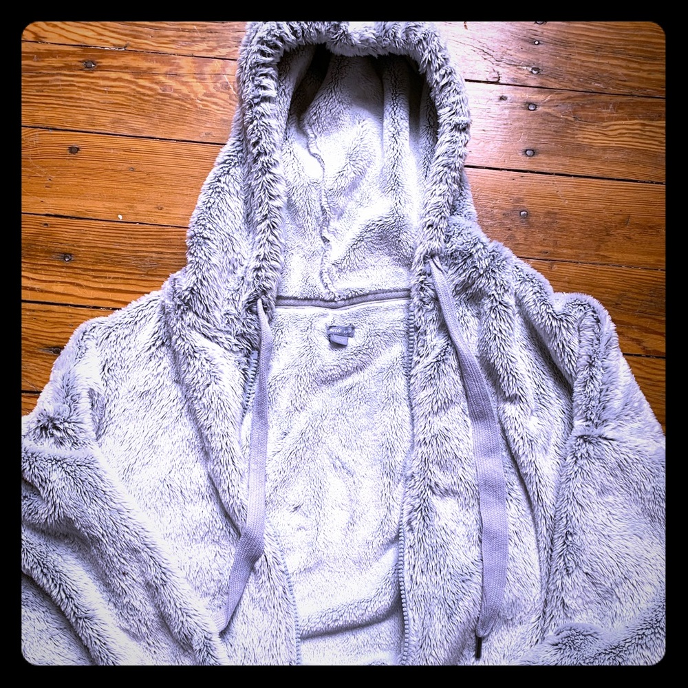 Women’s zip up sweater